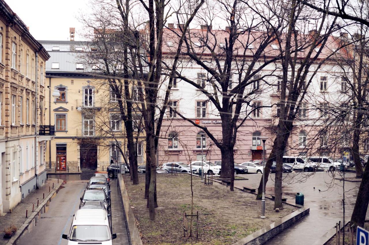 Apartments Near Potocki Palace Львів Екстер'єр фото