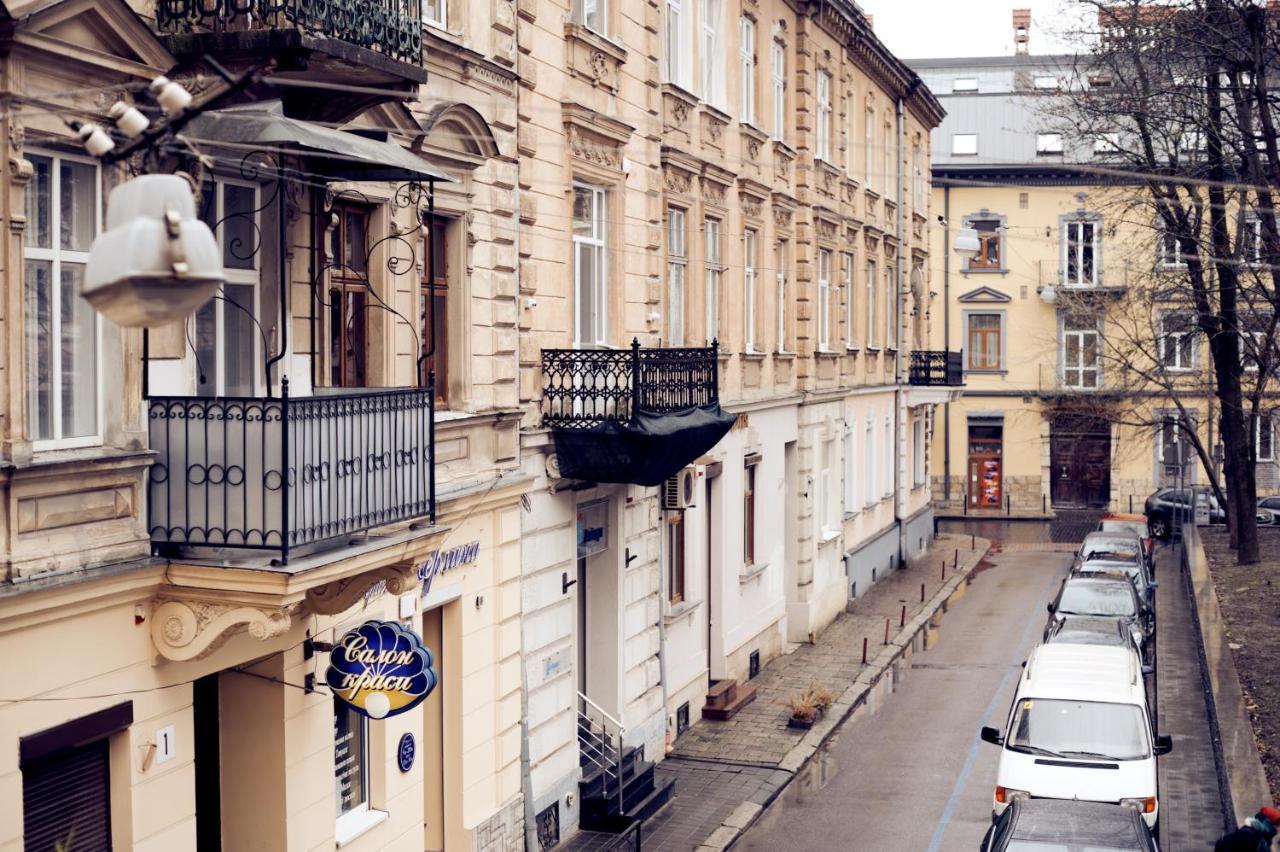 Apartments Near Potocki Palace Львів Екстер'єр фото