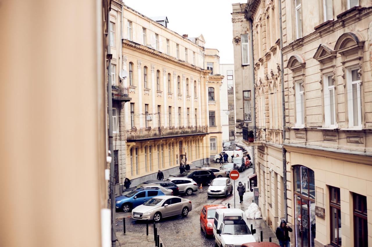 Apartments Near Potocki Palace Львів Екстер'єр фото